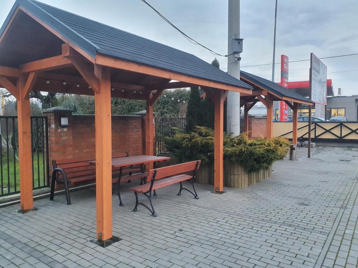 Willa "Aparthause" E-Apartamenty Mielec Exterior foto