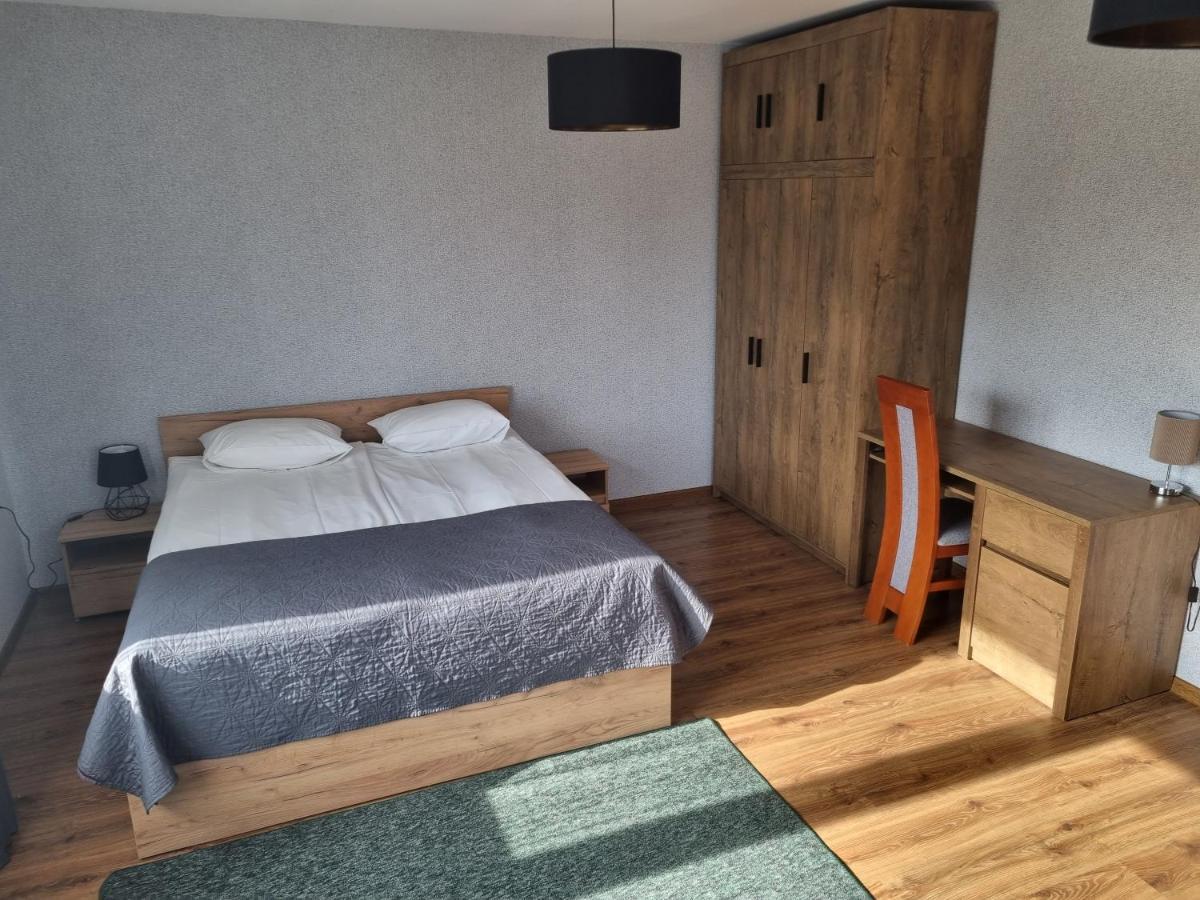 Willa "Aparthause" E-Apartamenty Mielec Exterior foto